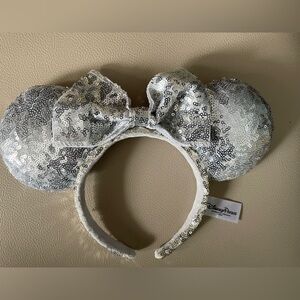 Disney Minnie mouse silver ears headband